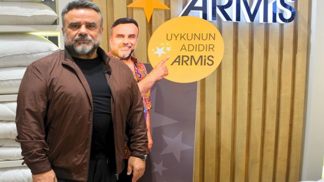 Bülent Serttaş'tan Yeni Klip ve Markasıyla Gurur!