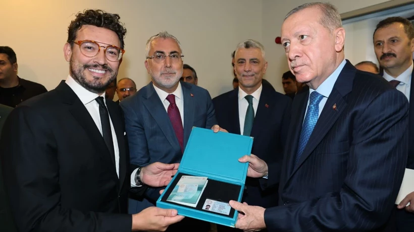Erdoğan'dan Danilo Zanna'ya Turkuaz Kart Teslimi