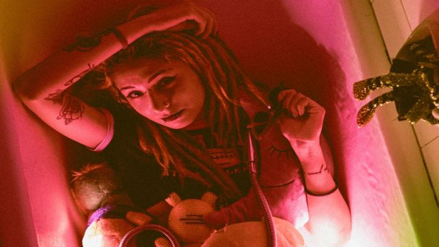 ENERJİK BİR ŞARKIYLA YAZ DÖNEMİNE GİRİŞ YAPIYOR