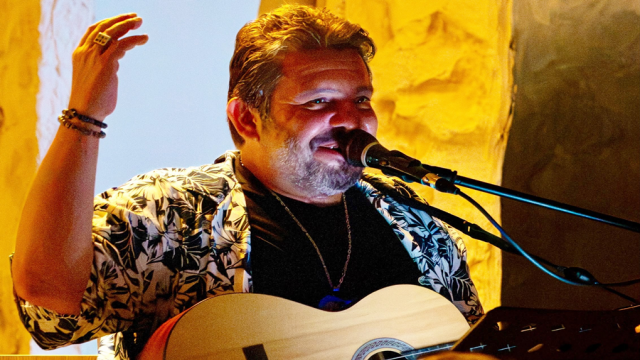 Mustafa Akay’dan Yeni Projeler ve Enerjik Performanslar!
