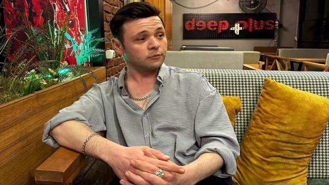 Alper Ergez: Tiyatrodan Ekrana Uzanan Başarılar