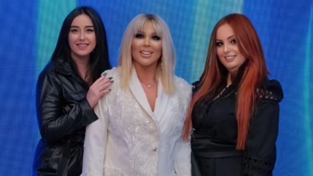 Safiye Soyman'a Özellik Tasarımlar Yapıldı!